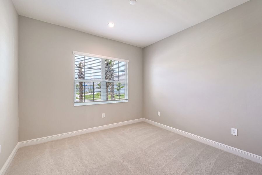Representative unfurnished interior of a home built from the Bay Breeze by Neal Communities in Avelina, Venice (Image 8).