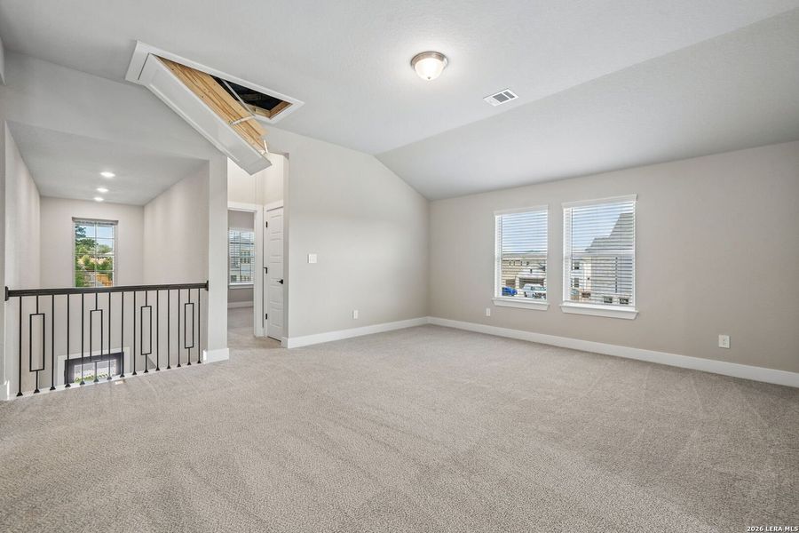 Spacious, unfurnished interior of a new home in Fox Falls, Boerne (Image 33).