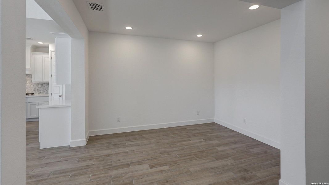 Spacious, unfurnished interior of a new home in Arcadia Ridge, San Antonio (Image 17).