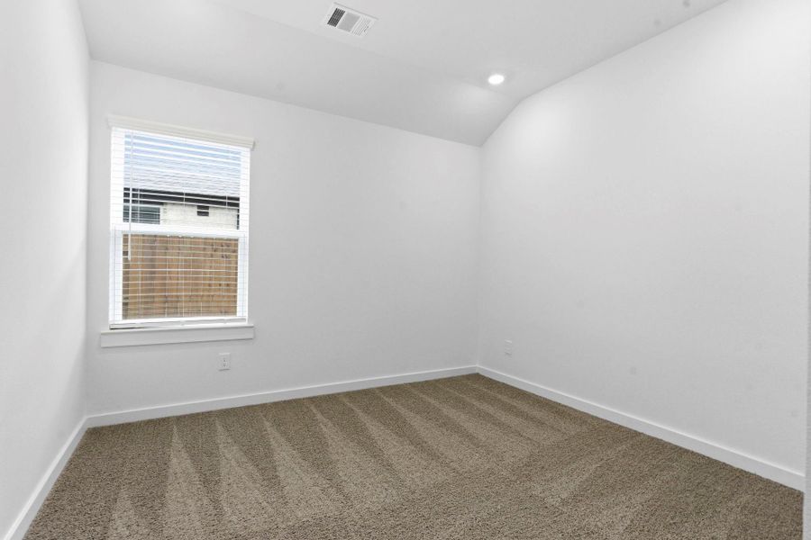 Spacious, unfurnished interior of a new home in Creekhaven, Iowa Colony (Image 22). Spacious, unfurnished interior of a new home in Creekhaven, Iowa Colony (Image 22).