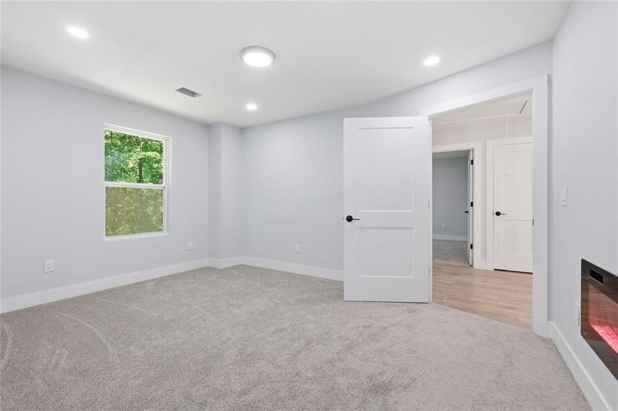 Spacious, unfurnished interior of a new home in , Ellenwood (Image 36).