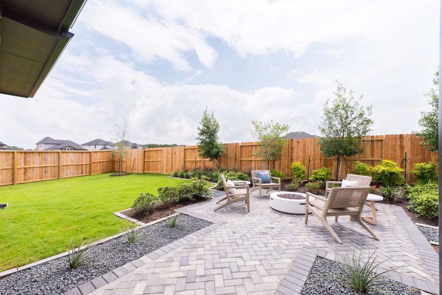 Image 11 representing the Goldeneye by Tri Pointe Homes in Tompkins Reserve, Katy, TX.