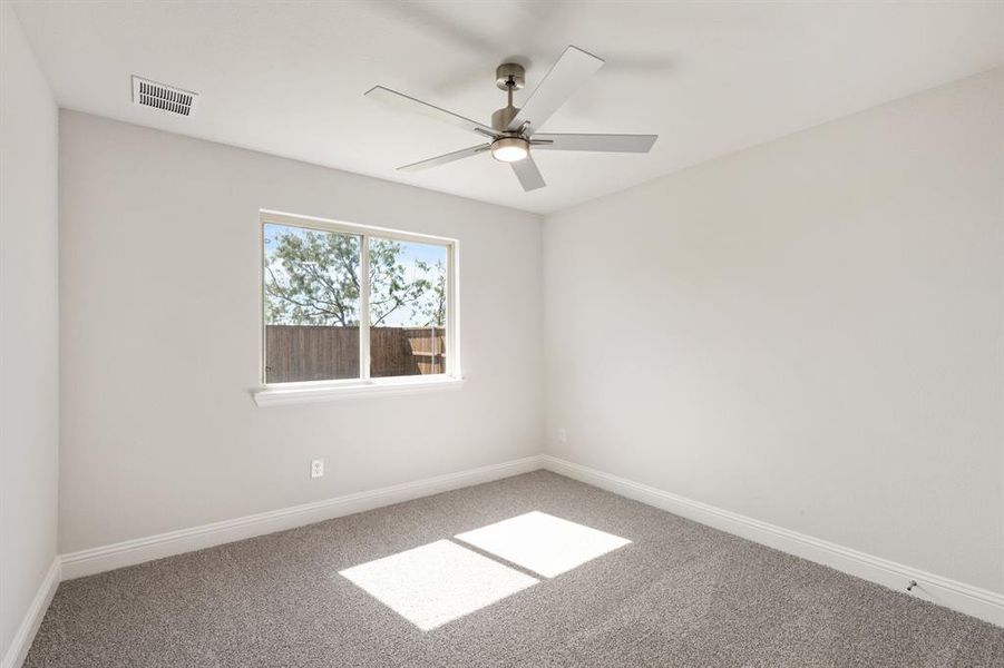 Spacious, unfurnished interior of a new home in Stone River Glen 50s, Royse City (Image 35). Spacious, unfurnished interior of a new home in Stone River Glen 50s, Royse City (Image 35).