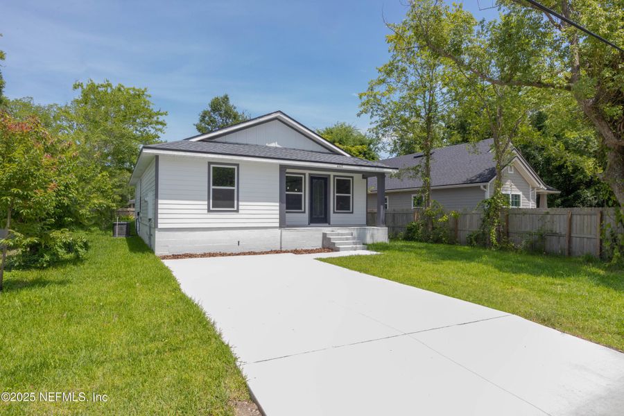 Front exterior of a new home in , St. Augustine, FL, highlighting curb appeal (Image 22).