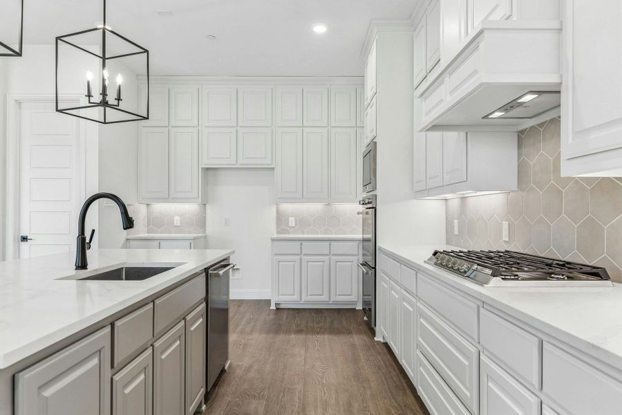 Representative furnished interior of a home built from the Hancock by Kindred Homes in Oak Creek Ranch, Waxahachie (Image 12).