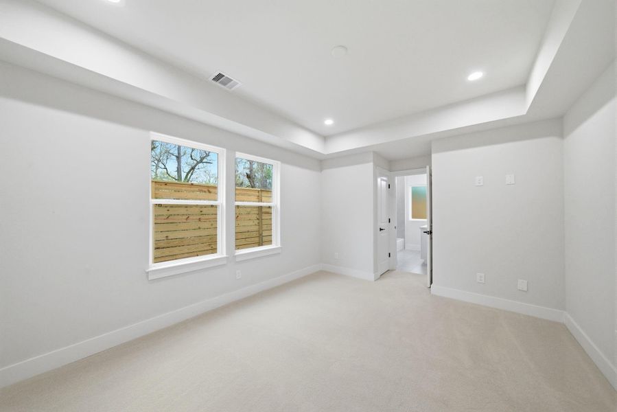 Spacious, unfurnished interior of a new home in , Houston (Image 31).