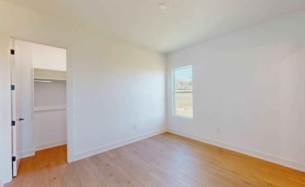 Spacious, unfurnished interior of a new home in West Hill Estates, Dade City (Image 32).