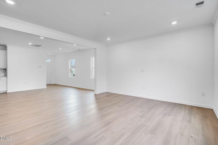 SUN_CaitlinCrossing_Pic_OakleyII-11