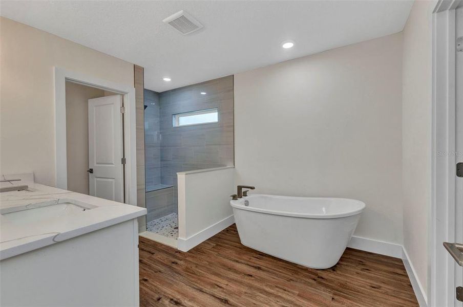 Furnished interior view inside a new home in , Port Charlotte (Image 19).