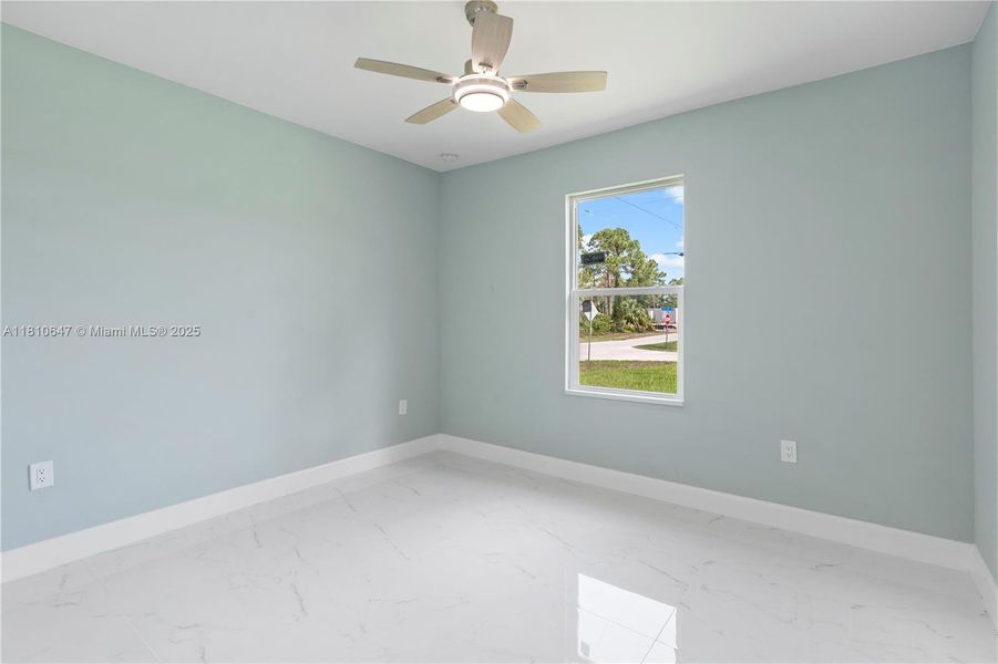 Spacious, unfurnished interior of a new home in , Lehigh Acres (Image 11).