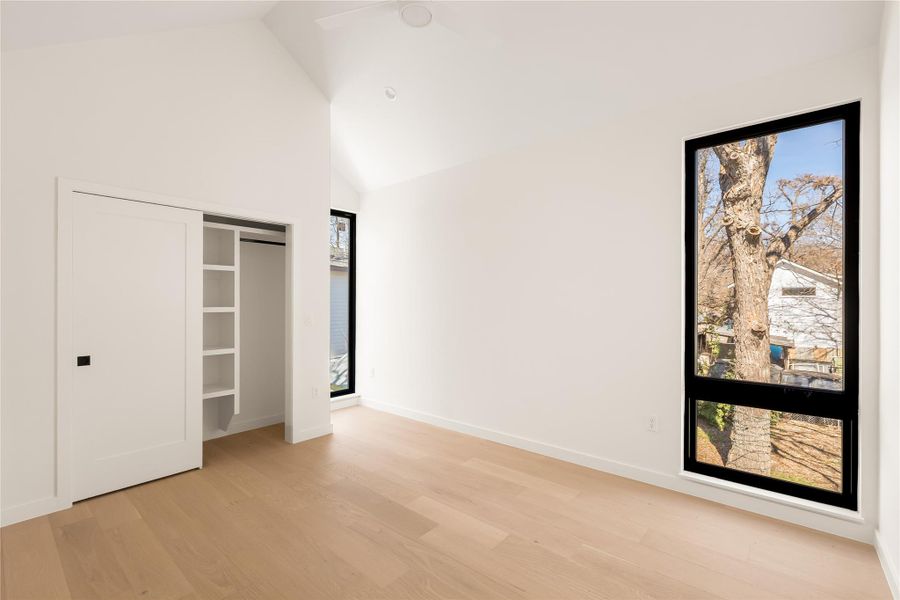 Spacious, unfurnished interior of a new home in , Austin (Image 29).