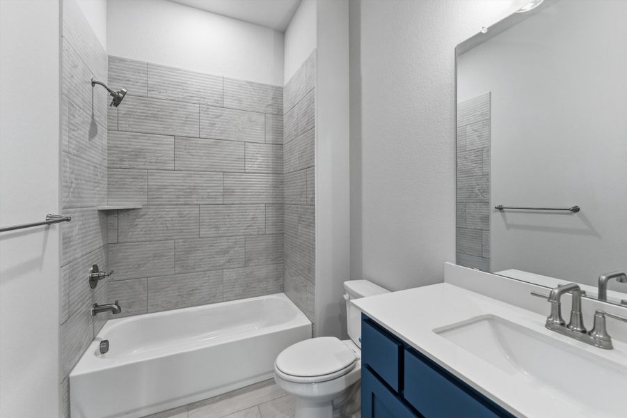 Furnished interior view inside a new home in Eagle Ridge Estates, Weatherford (Image 8).