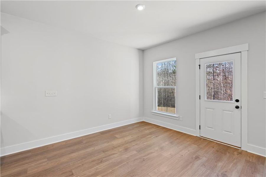 Spacious, unfurnished interior of a new home in Hunters Creek, Flowery Branch (Image 18).