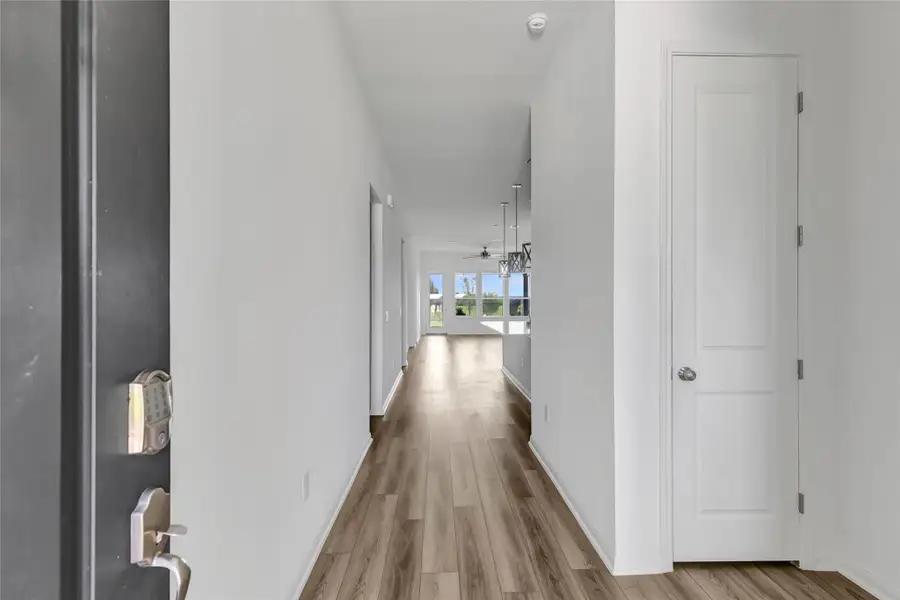 Spacious, unfurnished interior of a new home in , Tomball (Image 21). Spacious, unfurnished interior of a new home in , Tomball (Image 21).