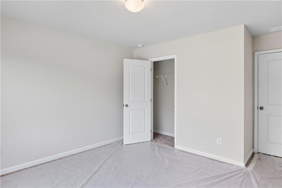 Spacious, unfurnished interior of a new home in Creekside Landing, Dallas (Image 32).