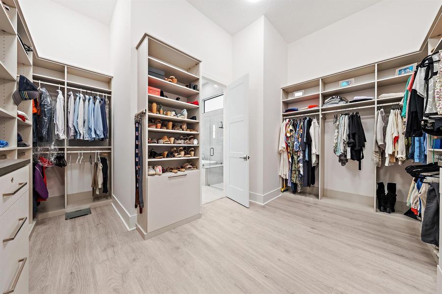 Entended Primary Closet