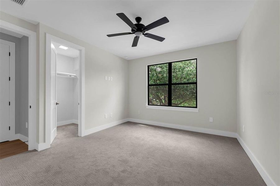 Spacious, unfurnished interior of a new home in , Winter Park (Image 19).