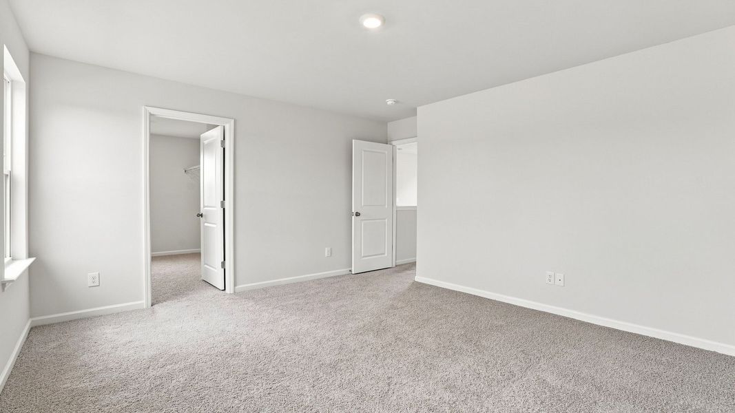 Spacious, unfurnished interior of a new home in Carter Ridge, Greenville (Image 24).