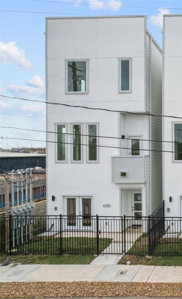 Front exterior of a new home in , Houston, TX, highlighting curb appeal (Image 18). Front exterior of a new home in , Houston, TX, highlighting curb appeal (Image 18).