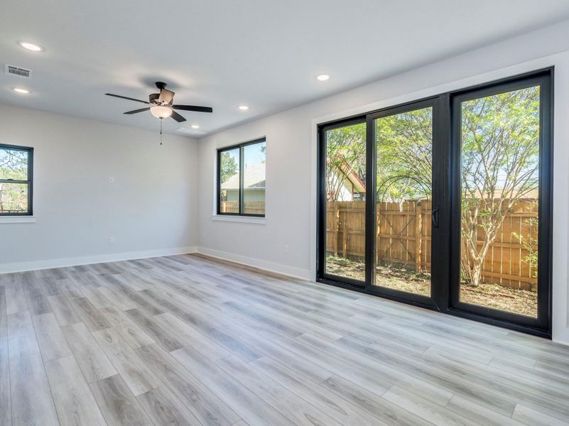 Spacious and open flow living-dining-kitchen