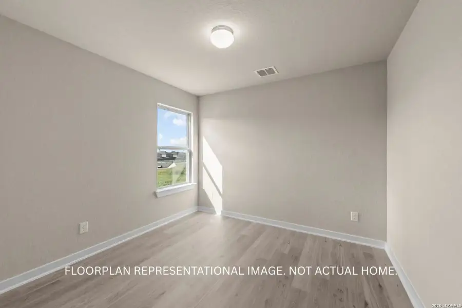 Spacious, unfurnished interior of a new home in Agave, San Antonio (Image 14).