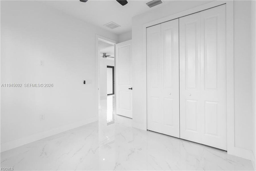Spacious, unfurnished interior of a new home in , Lehigh Acres (Image 10).