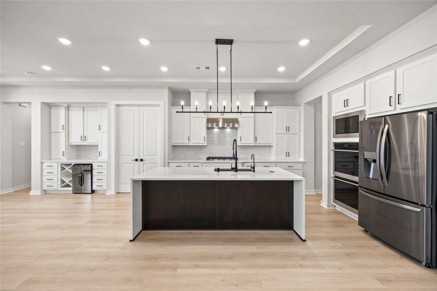 Waterfall quartz countertop