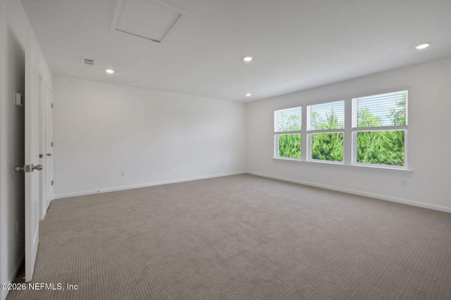 Spacious, unfurnished interior of a new home in Hyland Trail, Green Cove Springs (Image 47).