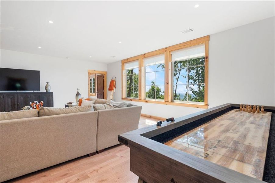 Furnished interior view inside a new home in , Jasper (Image 51).