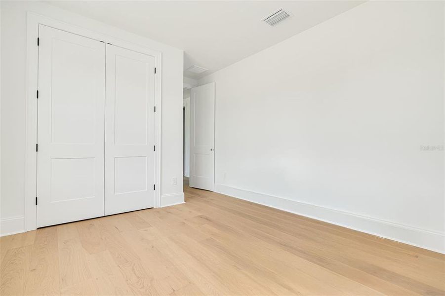 Spacious, unfurnished interior of a new home in , St. Petersburg (Image 21).