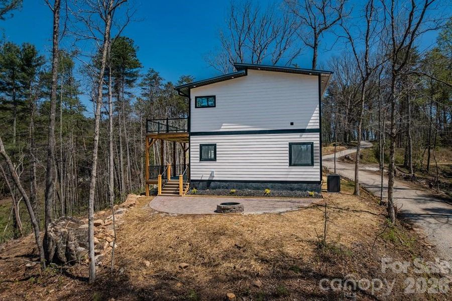 Exterior details and patio area of a home in , Whittier (Image 27).