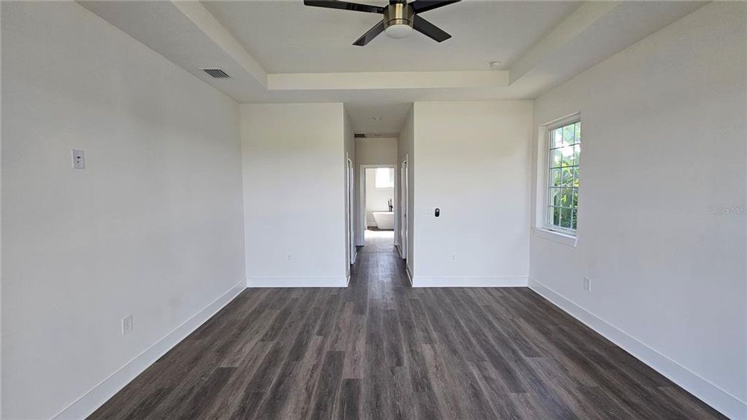 Spacious, unfurnished interior of a new home in , Port Charlotte (Image 11).