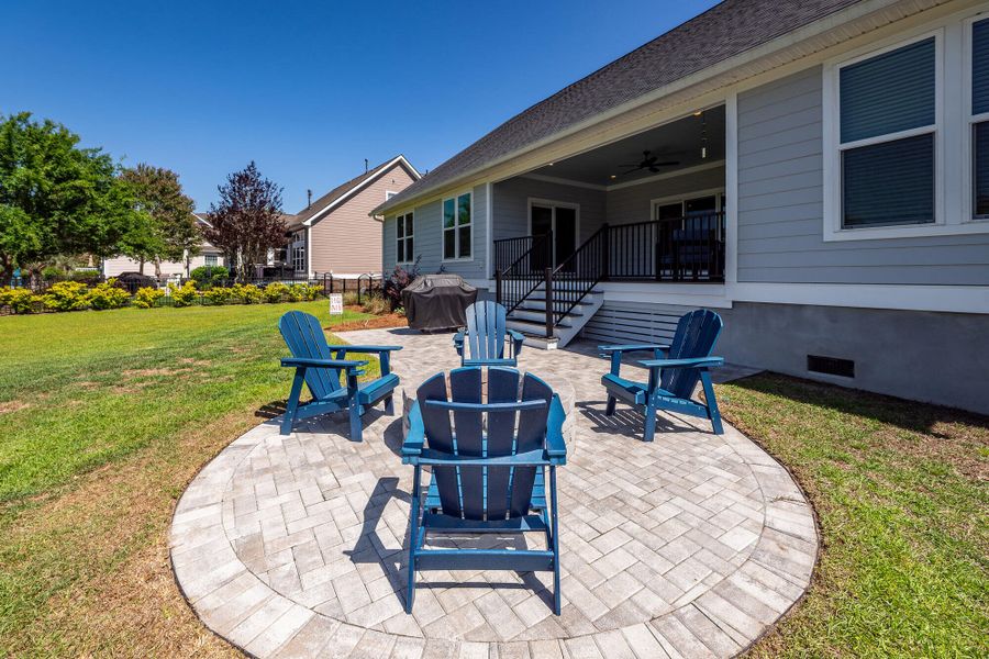 Exterior details and patio area of a home in , Charleston (Image 35).