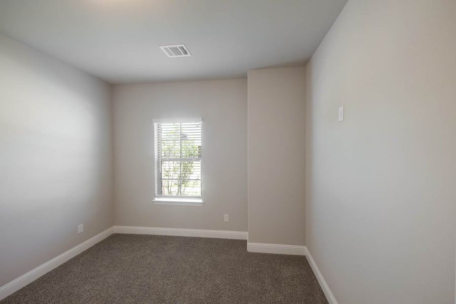 Spacious, unfurnished interior of a new home in Las Lomas, Forney (Image 15). Spacious, unfurnished interior of a new home in Las Lomas, Forney (Image 15).