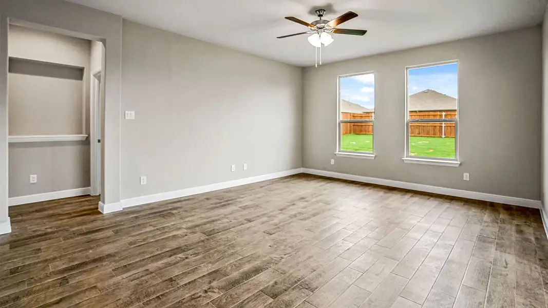 Spacious, unfurnished interior of a new home in Parkerville Meadows, DeSoto (Image 22).