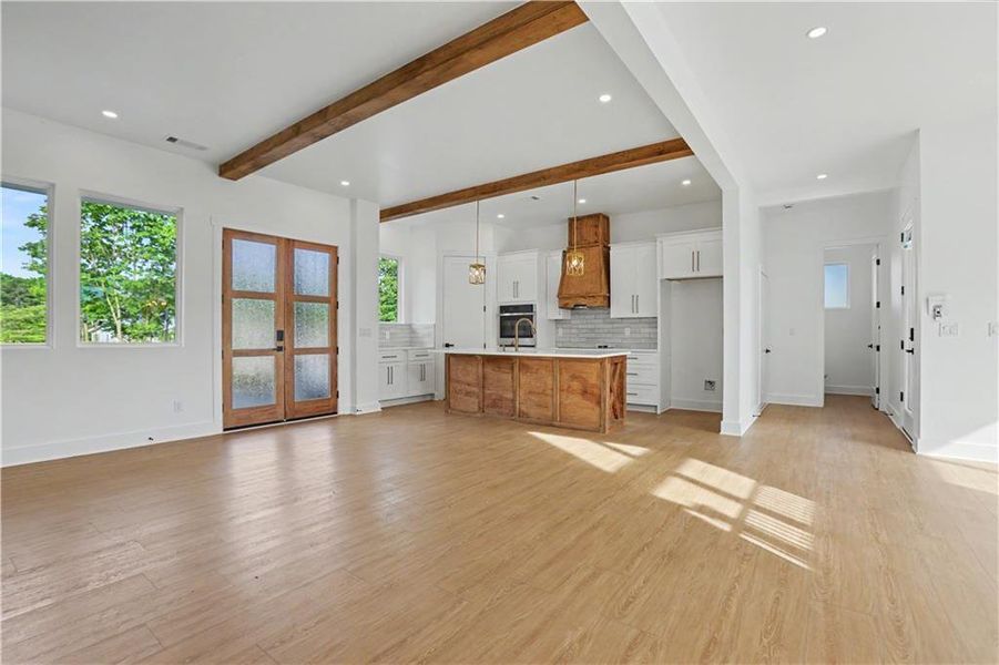 Spacious, unfurnished interior of a new home in , Gainesville (Image 22).
