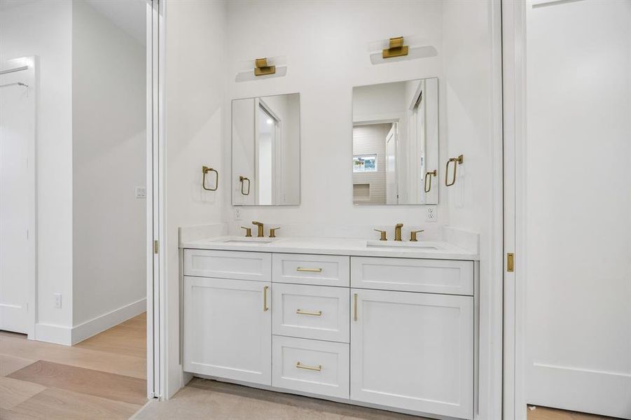 Furnished interior view inside a new home in , Dallas (Image 34).