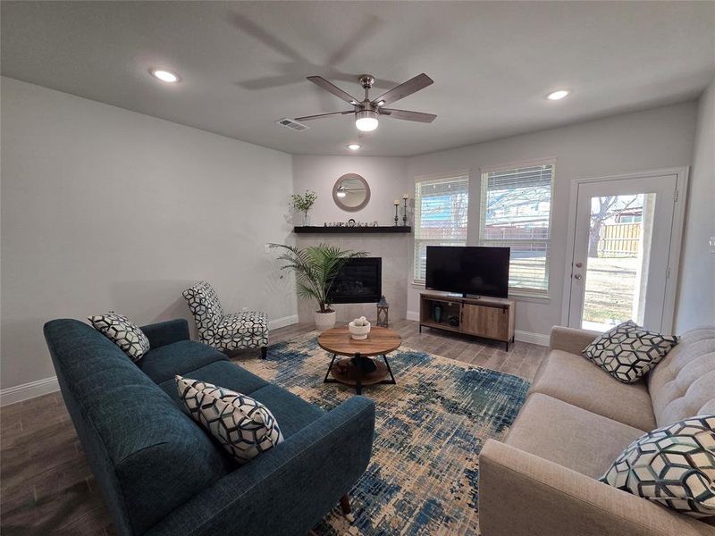 Furnished interior view inside a new home in , Wylie (Image 17).