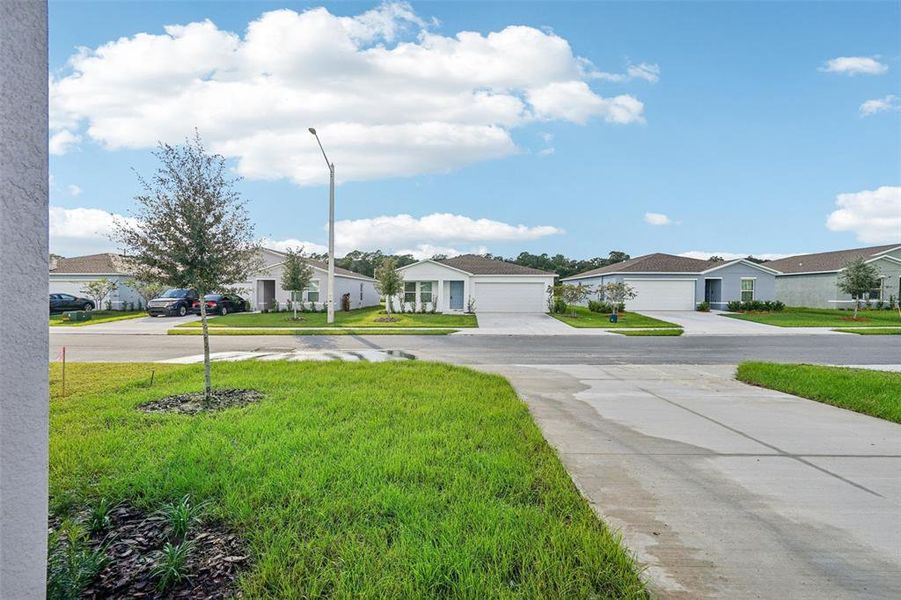 Image 10 of a home in West Oak.