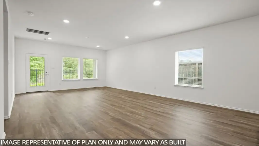 Spacious, unfurnished interior of a new home in Indian Springs, Crosby (Image 8).
