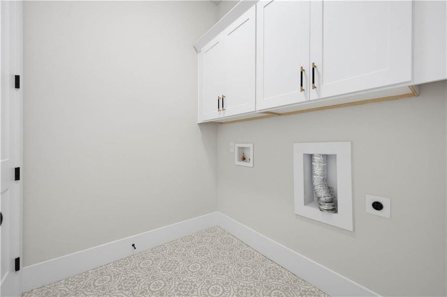 Spacious, unfurnished interior of a new home in , Gainesville (Image 24).
