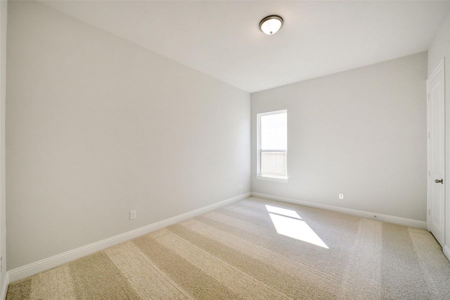 Spacious, unfurnished interior of a new home in Sienna 65', Missouri City (Image 33).