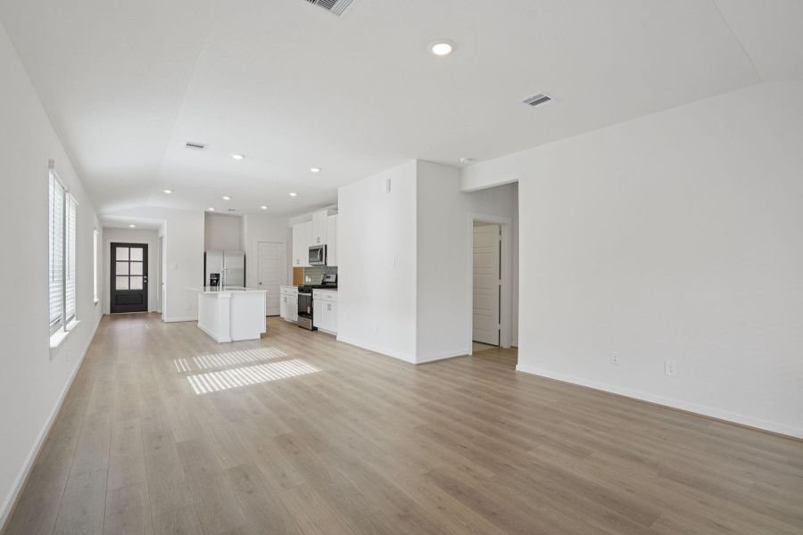 Spacious, unfurnished interior of a new home in Pine Lake Cove - Traditional Series, Montgomery (Image 20).