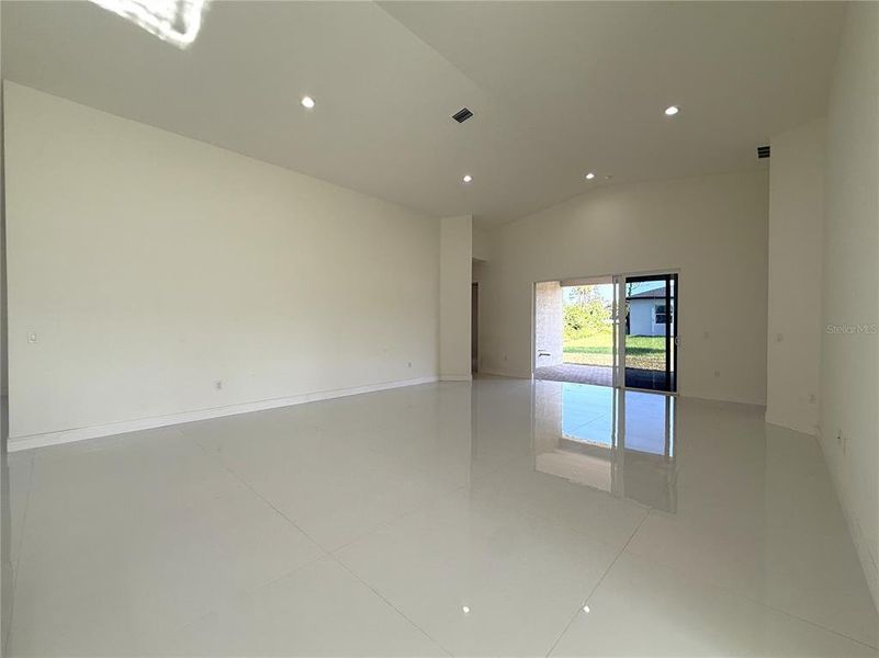 Spacious, unfurnished interior of a new home in , Port Charlotte (Image 43). Spacious, unfurnished interior of a new home in , Port Charlotte (Image 43).