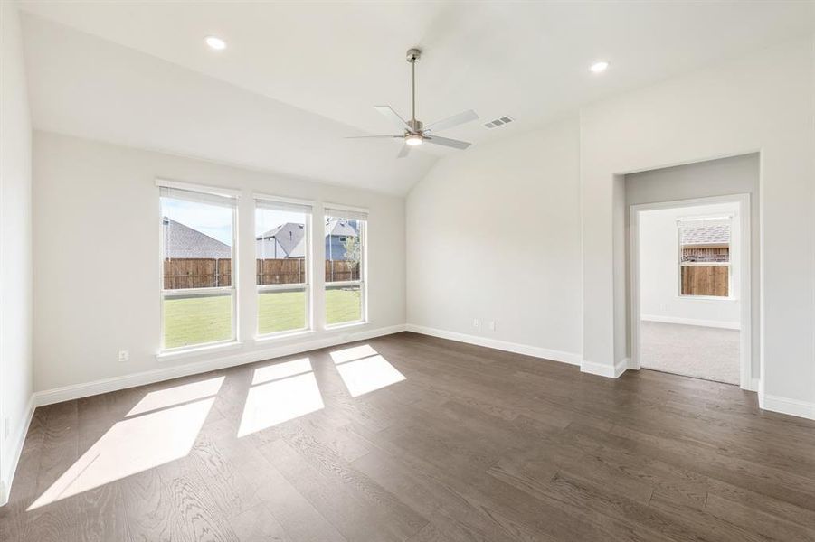 Spacious, unfurnished interior of a new home in Liberty, Melissa (Image 35).