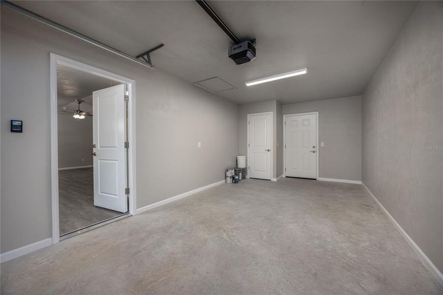 Spacious, unfurnished interior of a new home in , Gainesville (Image 33).