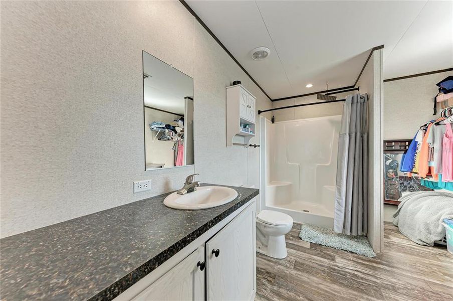 Furnished interior view inside a new home in , Punta Gorda (Image 34).