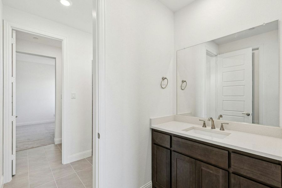 Representative furnished interior of a home built from the Franklin by Kindred Homes in Oak Creek Ranch, Waxahachie (Image 16).