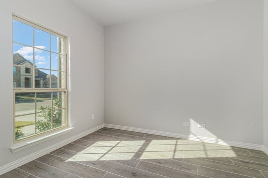 Spacious, unfurnished interior of a new home in Mustang Place II, Heartland (Image 14).