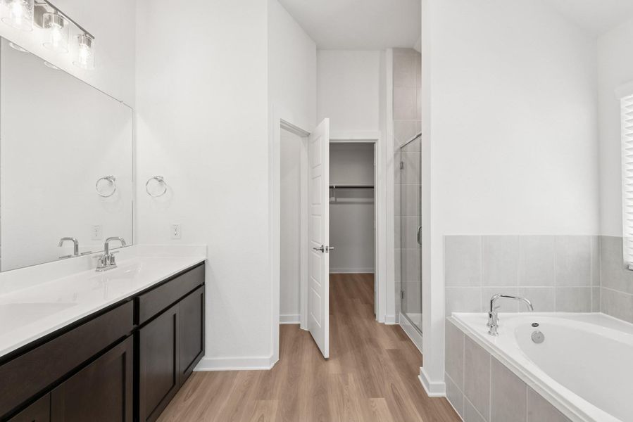 Furnished interior view inside a new home in Lago Mar, Santa Fe (Image 7). Furnished interior view inside a new home in Lago Mar, Santa Fe (Image 7).